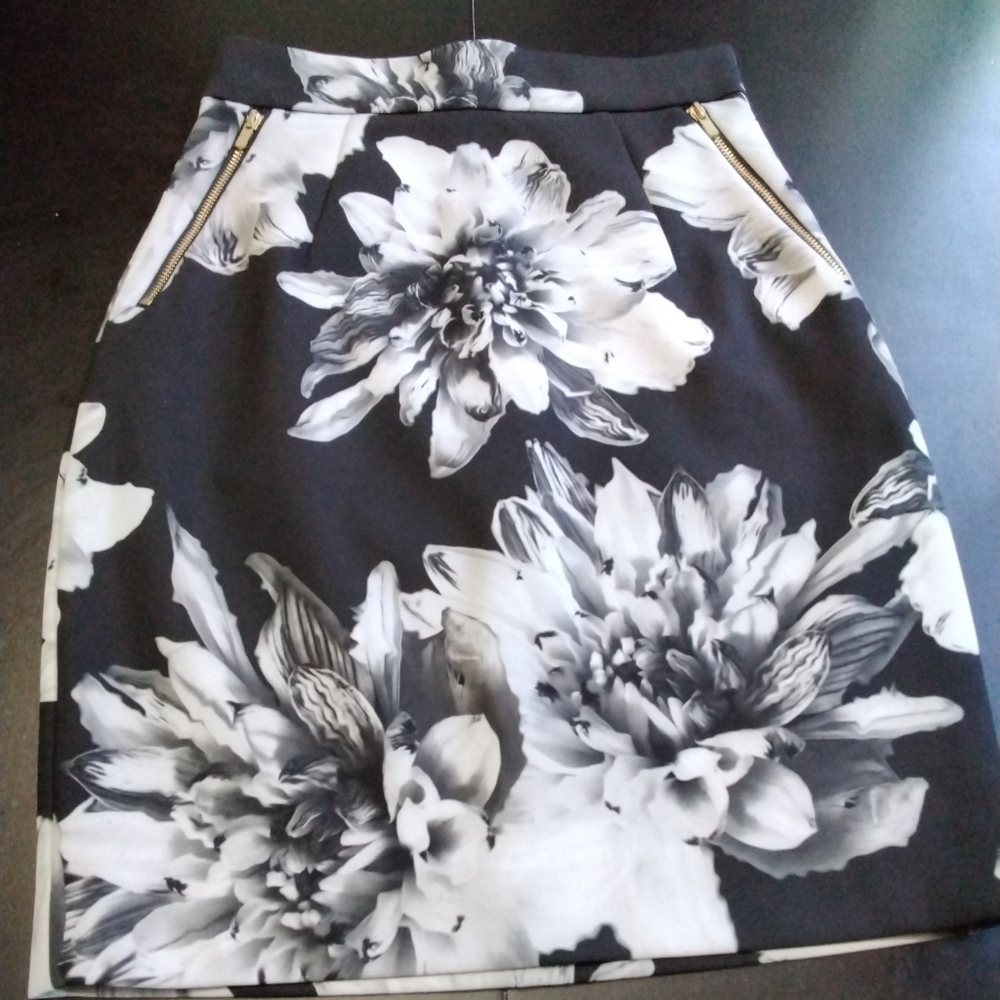 H&M Floral Pencil Skirt Size 2